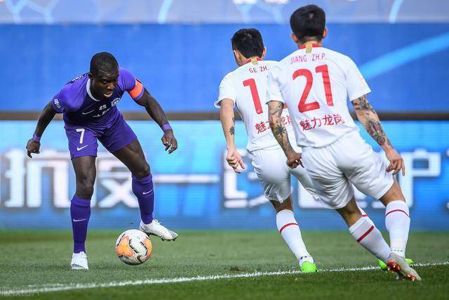  霍芬海姆主场气势如虹，完胜保级球队提振士气